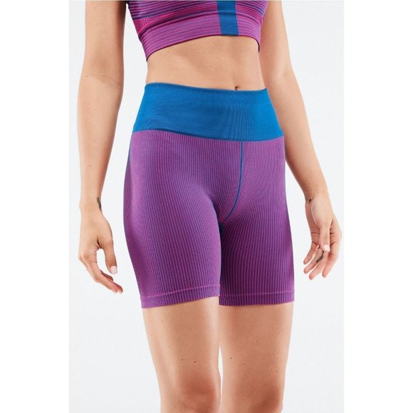 Fabletics High-Waisted Seamless Rib Shorts Size M - Picture 1 of 9